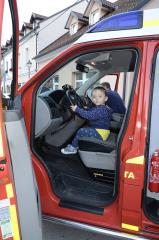 41795499_327812924630690_6795675226291044352_n