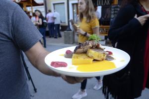 41841651_264677937488405_2158247561893249024_n