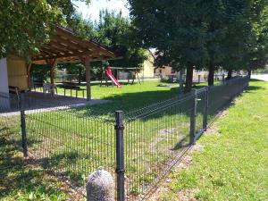 Igrišče v Malem Podlogu