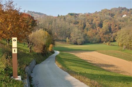 AJ_kraški_dol_info_pilon