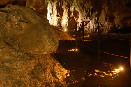 AJ_prenovoljena_notranjost_02