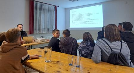 IMG-534cb487a20311f963eb4d30e58b37de-V