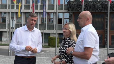 video.00_00_56_12.Still003