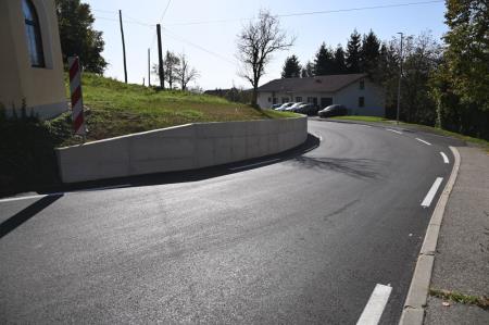 Rekonstruirana cesta na Velikem Trnu