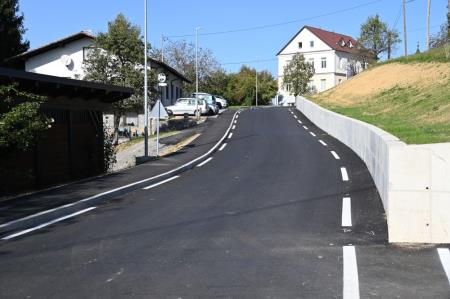 Rekonstruirana cesta na Velikem Trnu