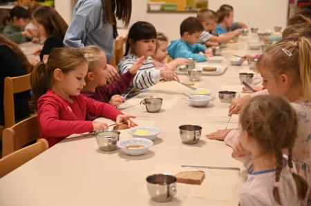 Tradicionalni slovenski zajtrk na Osnovni šoli Raka