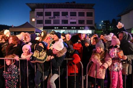 Prižig prazničnih luči na Trgu Matije Gubca