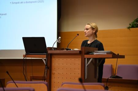 Sabina Janičijević iz sektorja za dostopnost na Založbi Beletrina