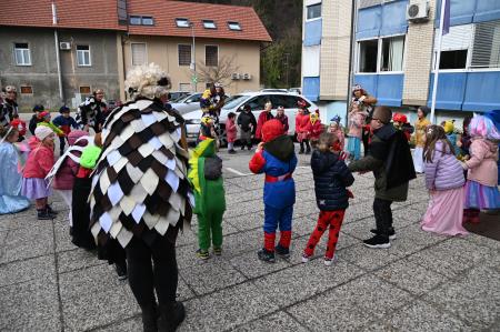 Maškare obiskale občinsko upravo