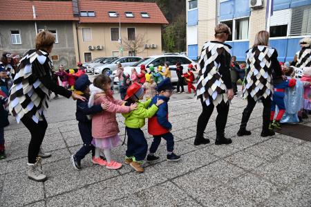 Maškare obiskale občinsko upravo