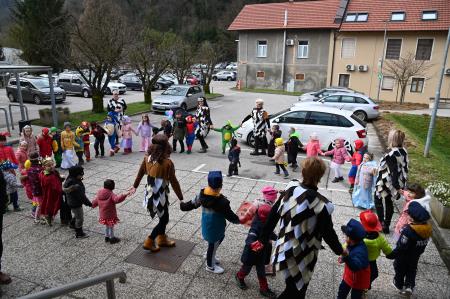 Maškare obiskale občinsko upravo