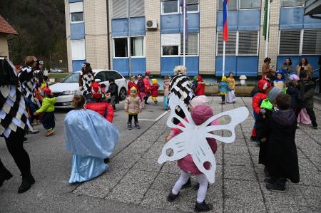 Maškare obiskale občinsko upravo