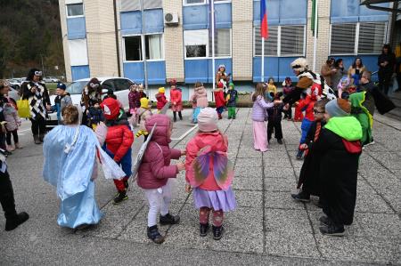 Maškare obiskale občinsko upravo