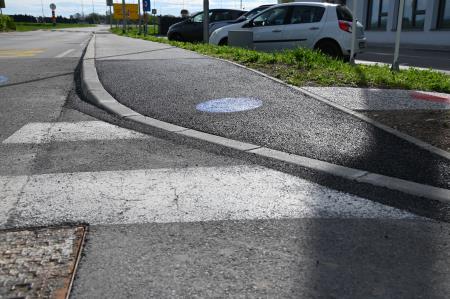 Klančine pri podružnični šoli Veliki Podlog