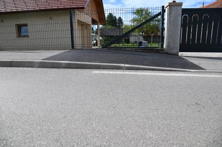 Klančine pri podružnični šoli Veliki Podlog