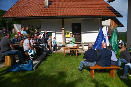 Predaja defibrilatorja - Dobrova