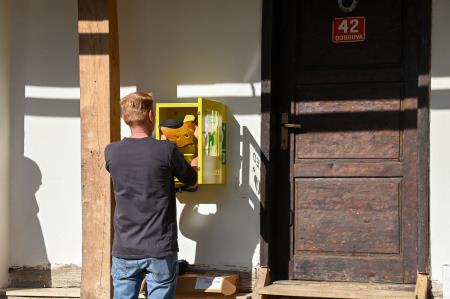 Predaja defibrilatorja - Dobrova