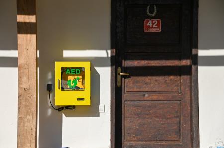 Predaja defibrilatorja - Dobrova
