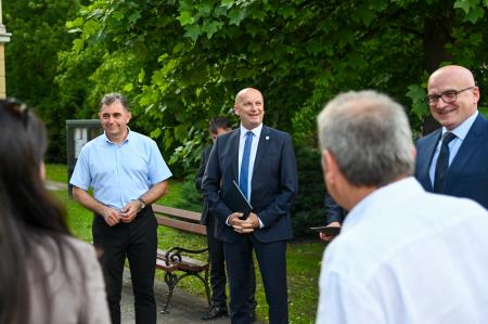 Odkritje kipa dr. Janeza Mencingerja