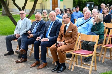 Odkritje kipa dr. Janeza Mencingerja