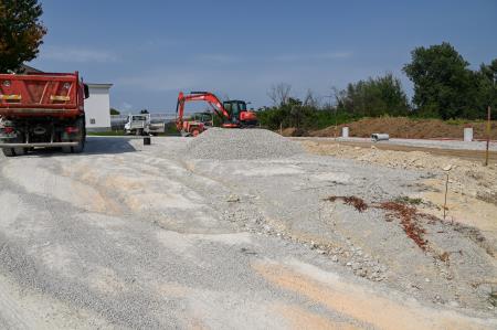 Parkirišče pri pokopališču Leskovec pri Krškem