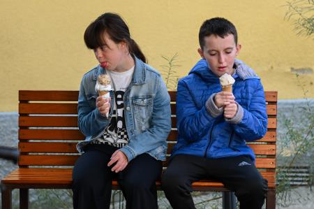 Gibalno ovirani skozi mesto 