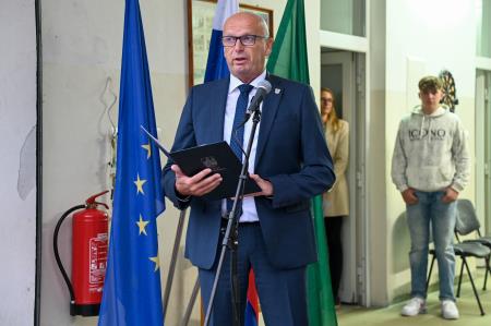 Predaja več investicij na območju krajevne skupnosti Koprivnica