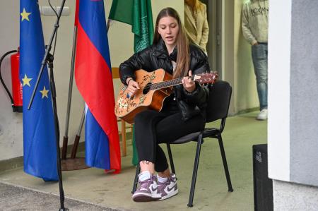 Predaja več investicij na območju krajevne skupnosti Koprivnica