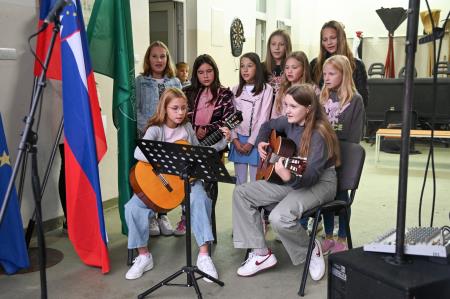 Predaja več investicij na območju krajevne skupnosti Koprivnica