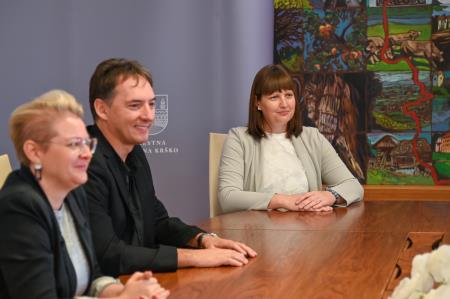 Podpis pogodbe za prenovo športnega igrišča pri Osnovni šoli Koprivnica