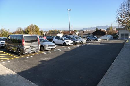 Parkirišča pri pokopališču v Leskovcu pri Krškem