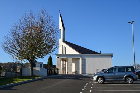 Parkirišča pri pokopališču v Leskovcu pri Krškem