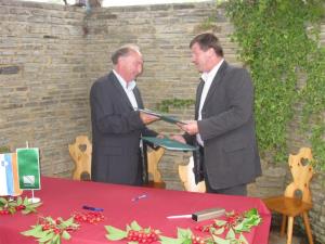 Podpis pogodbe za izvedbo gradbenih del prenove objekta KS Brestanica (CPB12)