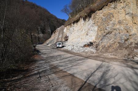 Sanacija nevarnega odseka skale Beli pesek na Bohorju