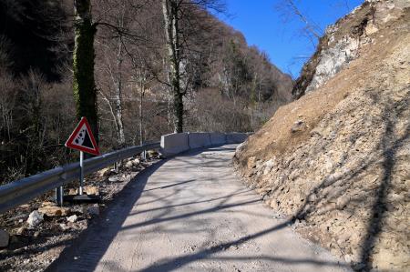 Sanacija nevarnega odseka skale Beli pesek na Bohorju