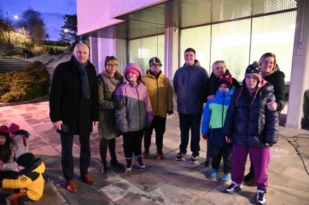 V Krškem prižgali praznične luči in osvetlili smreko na Trgu Matije Gubca