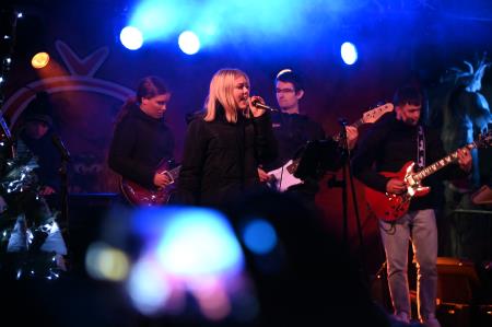 V Krškem prižgali praznične luči in osvetlili smreko na Trgu Matije Gubca