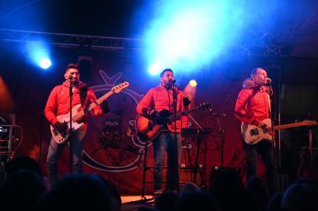 V Krškem prižgali praznične luči in osvetlili smreko na Trgu Matije Gubca