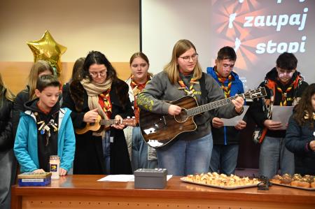 Skavti prinesli Luč miru na Mestno občino Krško 