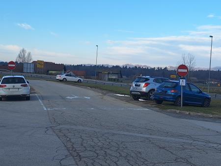 Parkirišče na Smedniku