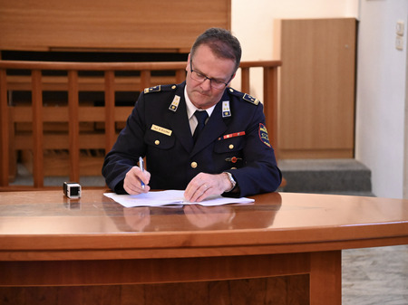 Podpisali pogodbe o izvajanju javne gasilske službe v mestni občini Krško