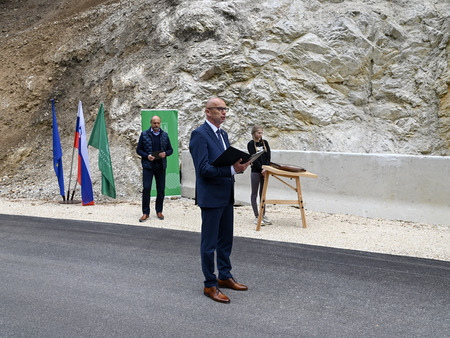 Namenu uradno predali sanirano skalno pobočje Beli pesek