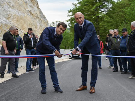 Namenu uradno predali sanirano skalno pobočje Beli pesek