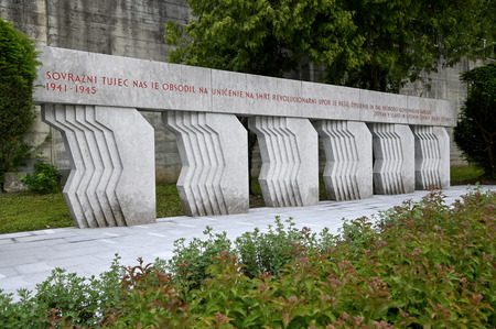 V Brestanici položili venec ob obnovljen spomenik NOB in izgnancem