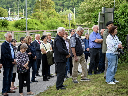 V Brestanici položili venec ob obnovljen spomenik NOB in izgnancem