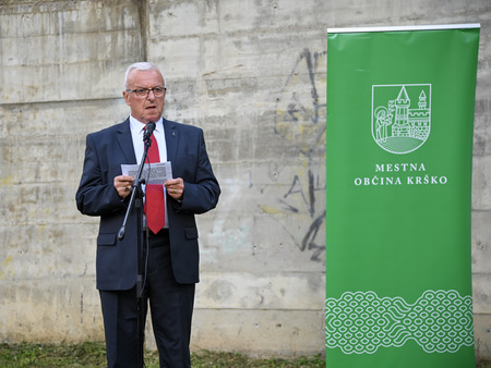 V Brestanici položili venec ob obnovljen spomenik NOB in izgnancem