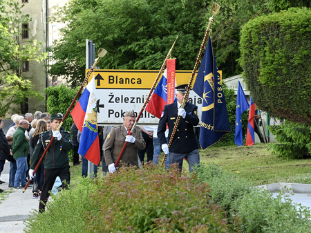 V Brestanici položili venec ob obnovljen spomenik NOB in izgnancem