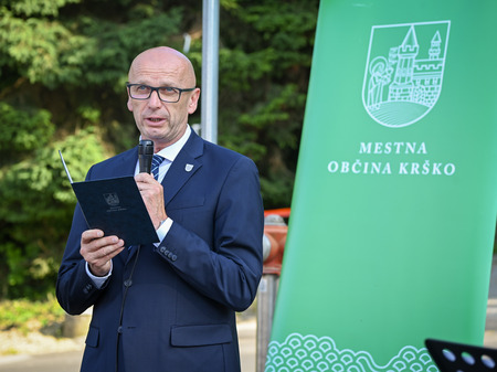 Na Senušah namenu predali urejene pločnike