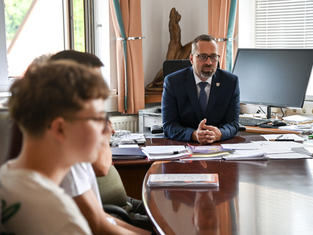 Podžupan Dejan Žnideršič sprejel udeležence državnega tekmovanja Kaj veš o prometu