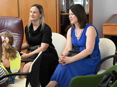 Otroci z vrtca v Dolenji vasi na obisku pri županu